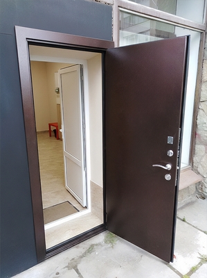 Порошковая техническая дверь